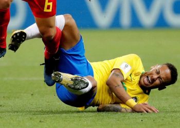 ‘Desafio do Neymar’ viraliza na web e atacante vira chacota mundial