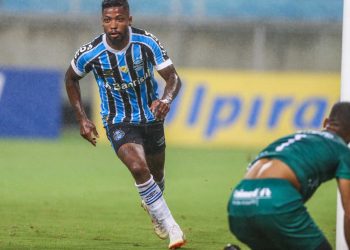 Grêmio vence com gols de Marinho e confirma classificação antecipada