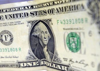 Bolsa tem a maior alta diária em dois meses e dólar volta a cair