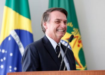 No primeiro dia de viagem, Bolsonaro faz visita surpresa à CIA