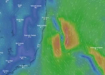 Ciclone avança pelo litoral do ES e se aproxima de Conceição da Barra