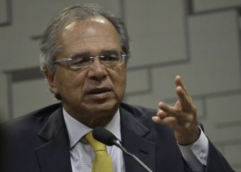 Governo estuda tributar dividendos e reduzir impostos de empresas