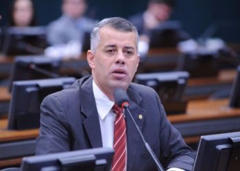 Evair participa de reunião com diretores do Ifes e defende ação contra cortes