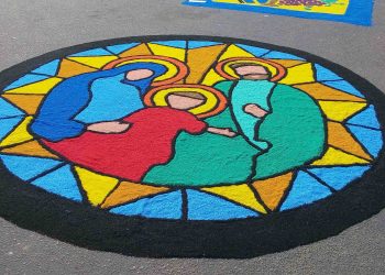 Jaguaré enfeitada com tapetes de Corpus Christi