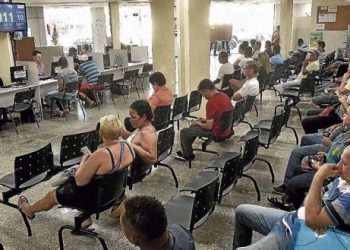 De cozinheiro a médico: semana começa com 585 vagas de emprego