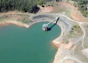 Água desperdiçada no país equivale a quase sete sistemas Cantareira