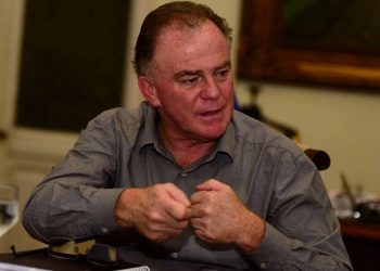 Casagrande diz tentar todas alternativas para ter Estados na reforma