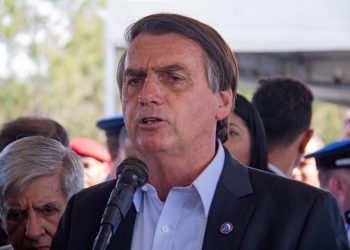 Bolsonaro considera ‘extremamente positivo’ perda de receita de jornais
