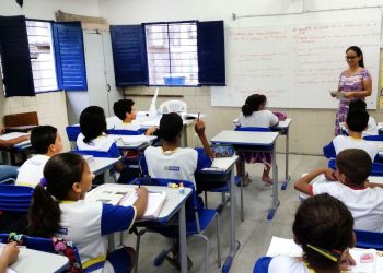 Participação de pais na vida escolar melhora desempenho dos filhos