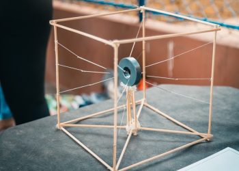 Escola de Cariacica realiza IV Feira de Experimentos de Física e Química