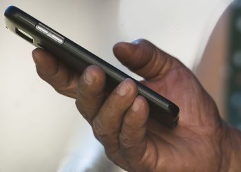 Serviços bancários por celular são acessados por 65% dos brasileiros