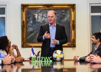 Palácio Anchieta recebe imprensa local que cobrirá a Copa do Mundo Sub-17