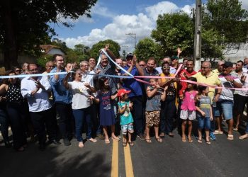 Governo do Estado entrega rodovia e equipamentos agrícolas em Colatina