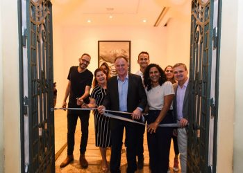 Volta ao mundo em ‘Overseas’, exposição em cartaz no Palácio Anchieta