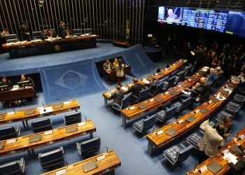 Senado aprova projeto de lei da cessão onerosa