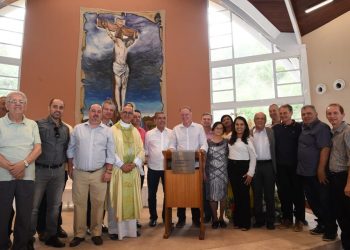 Governador acompanha inauguração de novo acesso ao Santuário Nossa Senhora da Saúde, em Ibiraçu