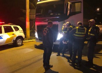 Operação “Força pela Vida” fiscaliza transporte de rochas no Estado