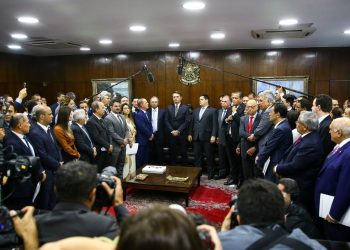 Pacto federativo pode transferir até R$ 500 bi a estados e municípios