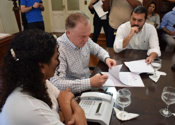Governador assina Projeto de Lei que estabelece diretrizes para Educação de Tempo Integral