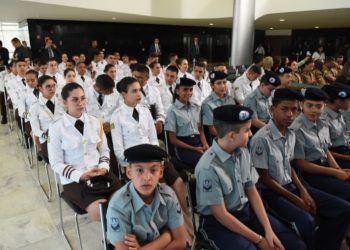 MEC anuncia 54 escolas selecionadas para o programa cívico-militar