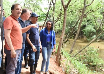 Governador visita obras de dragagem do Rio Marinho