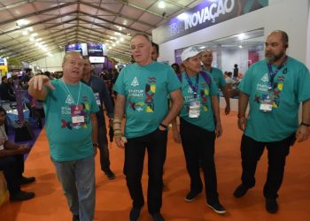 Governador visita evento de inovação e empreendedorismo em Vitória