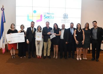 Governo do Estado homenageia vencedores do ‘Prêmio Sedu: Boas Práticas na Educação 2019’