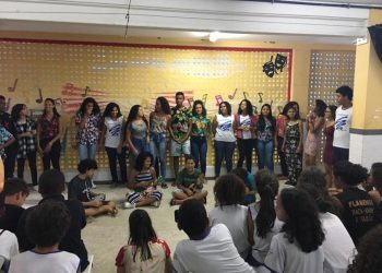 Escola de Aracruz desenvolve projeto de música com alunos