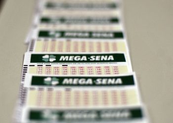Mega-Sena acumula e deve pagar R$ 32 milhões na terça-feira