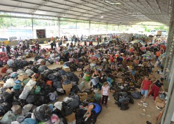Governador acompanha trabalho de reconstrução das cidades afetadas pelas chuvas