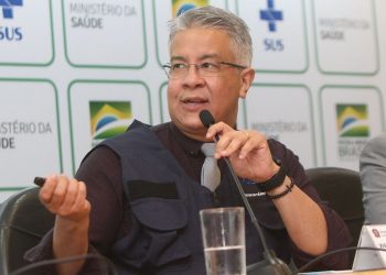 Brasil amplia lista de países para definir suspeitos de coronavírus