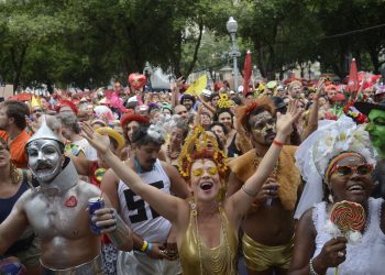 Marcado pelo turismo, carnaval deve movimentar R$ 8 bi na economia