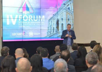 Governador abre IV Fórum Estadual de Vereadores no Palácio Anchieta