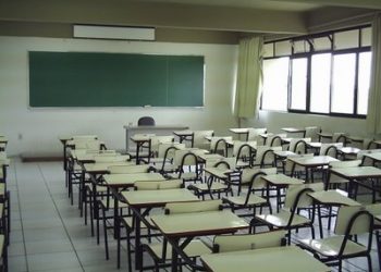 Escolas devem ficar fechadas durante todo o mês de maio, diz secretário de saúde