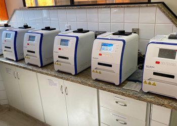 Com novos equipamentos LAcem/ES passa a processar mil testes rápidos de Covid-19 por dia