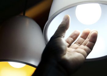 Aneel proíbe corte de luz até 31 de Julho