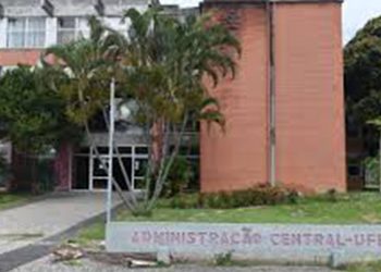 MEC autoriza aulas online no ensino superior até dezembro