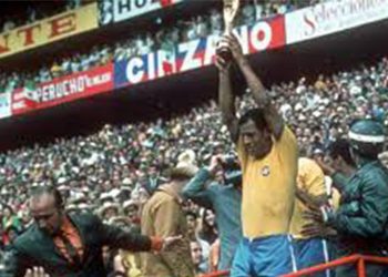 Há 50 anos, o Brasil encantava o mundo ao faturar o tricampeonato