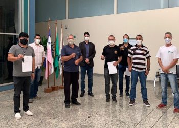 Sesa realiza doação de ambulâncias para municípios do interior do Estado