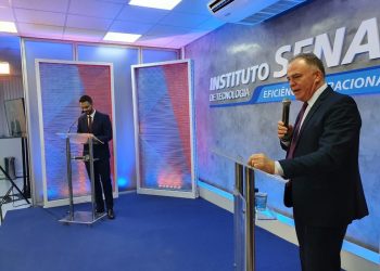 Governador do Estado participa da posse da nova presidente da Findes