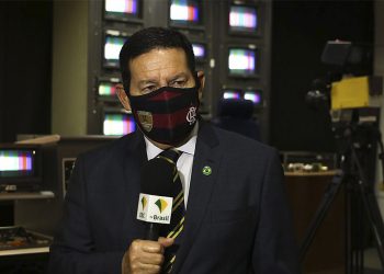 Mourão faz apelo a moradores da Amazônia: “Vamos evitar queimadas”