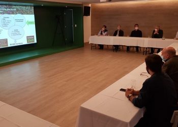 Governo do Estado apresenta o Programa Reflorestar a ambientalistas e empresários