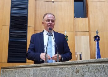 Governador Casagrande faz prestação de contas na Assembleia Legislativa