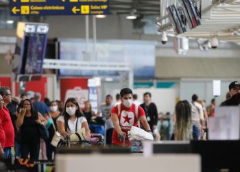 Brasil vai exigir teste negativo de covid-19 para entrada no país