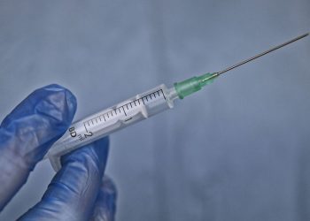 Decreto reabre crédito de R$ 1,6 bi para aquisição de vacinas