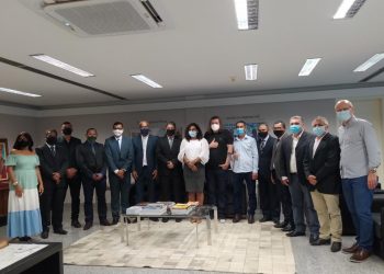 Vice-governadora recebe prefeito e vereadores de São Mateus em busca de soluções para questão hídrica