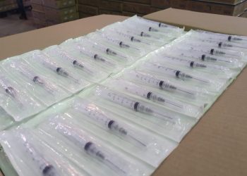 Estado recebe novo lote de 2,3 milhões de seringas para imunização contra a Covid-19