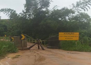 ES 230: Ponte sobre Rio Barra Seca é totalmente interditada pela Defesa Civil