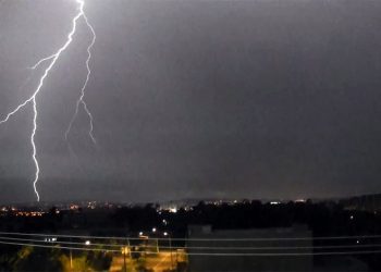 Câmara adia sessão após temporal