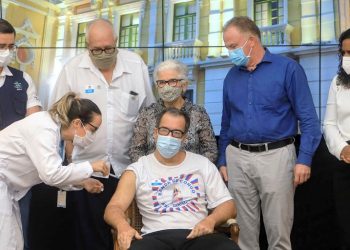 Espírito Santo inicia vacinação contra a Covid-19 de pessoas com comorbidades, deficiência permanente, gestantes e puérperas